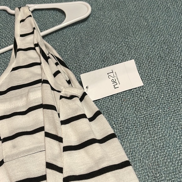 New: tank top - Picture 3 of 3